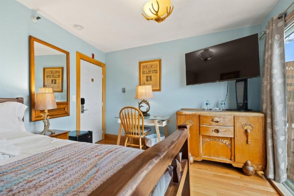 Qupqugiaq Inn image 21